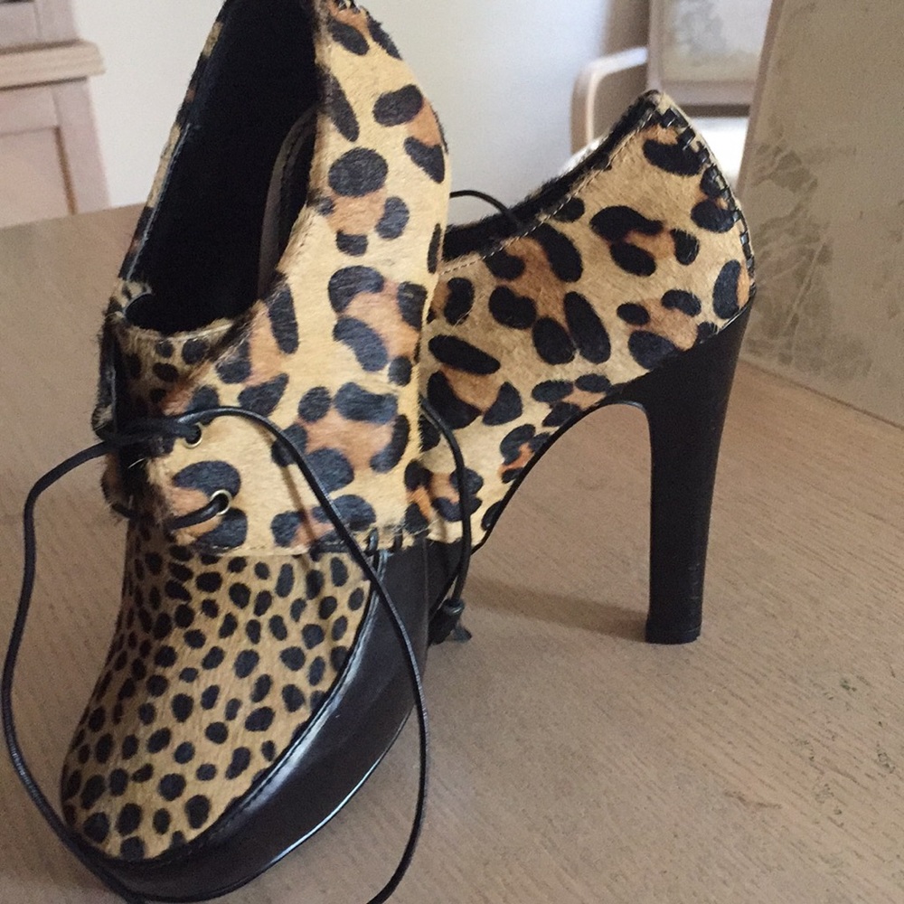 Woman’s shoes brand new